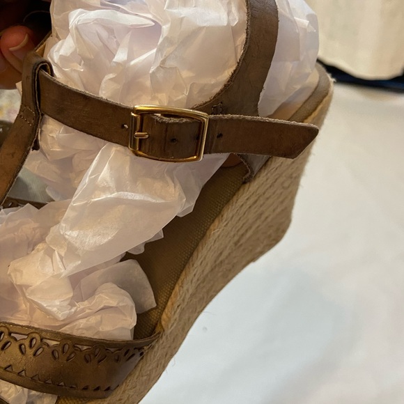 Kanna T-Strap Espadrille Sandals - Picture 8 of 8